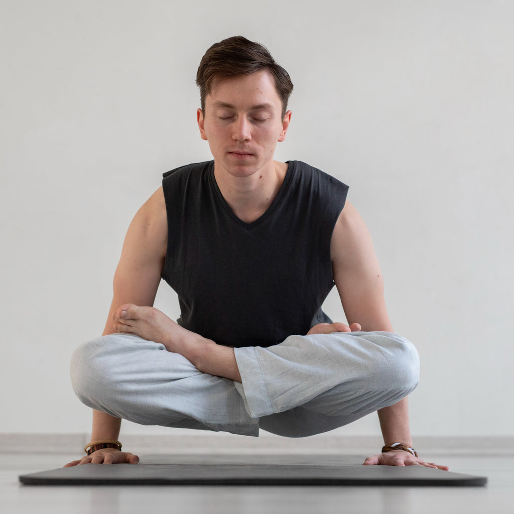 What should men wear for yoga?