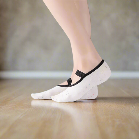 Anti slip yoga socks